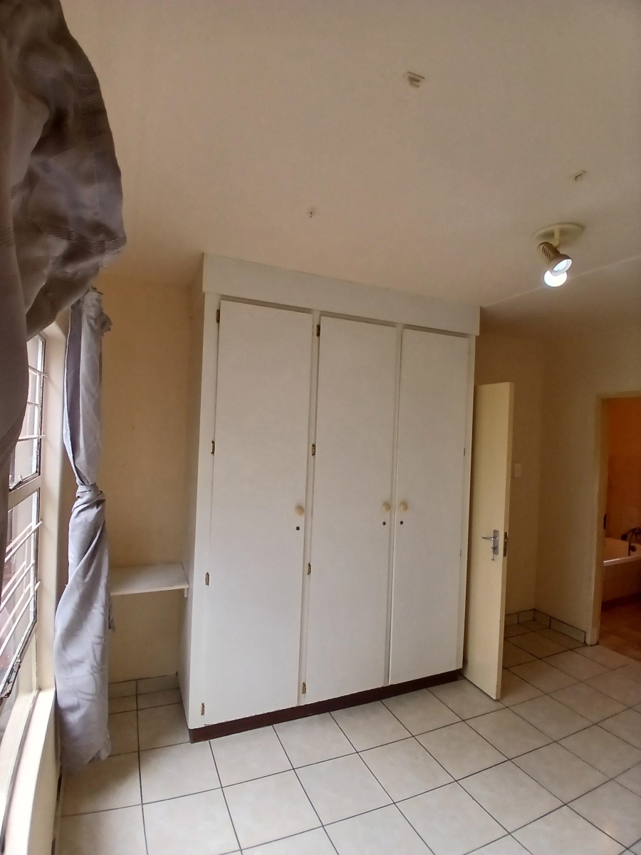 2 Bedroom Property for Sale in Geelhoutpark North West